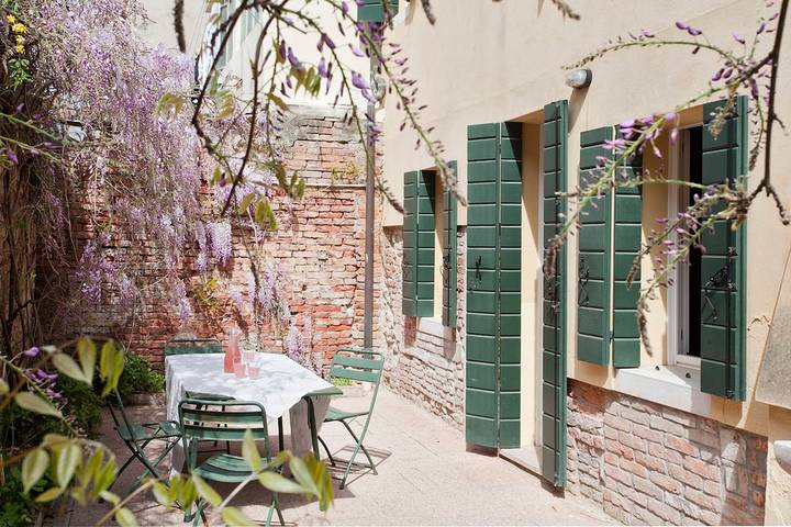 Ferienhaus für 7 Personen, mit Balkon und Terrasse sowie Garten