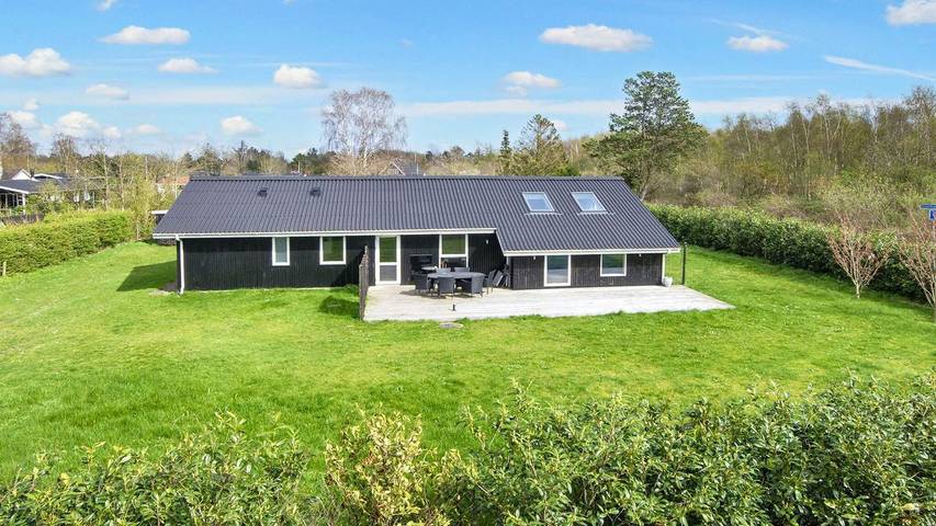 Ferienhaus für 9 Personen, mit Terrasse und Pool, mit Haustier in St. Sjørup