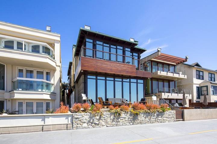 Vacation rental for 12 people, with hot tub and balcony as well as sauna in Hermosa Beach