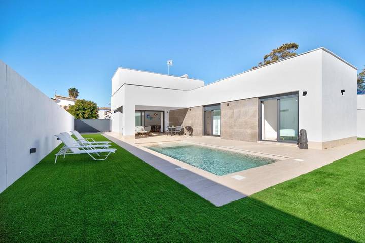 Chalet para 7 personas, con piscina para niños además de jardín y piscina en Sancti Petri