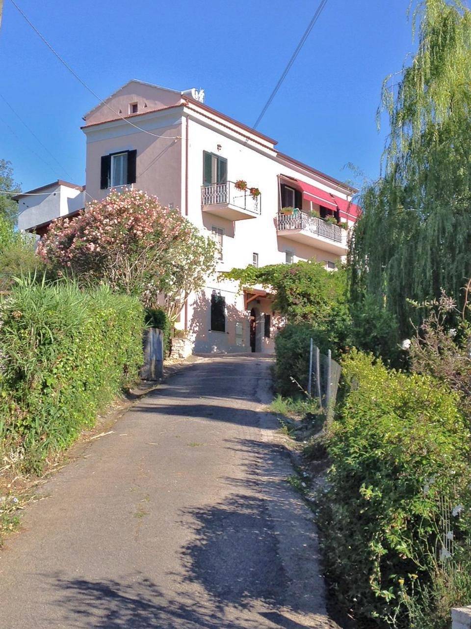 Appartamento intero, Apartment with Terrace in Scauri, Minturno