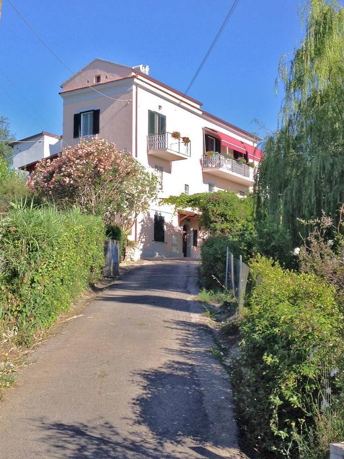 Appartamento per 7 persone, con Balcone e Terrazza nonché Giardino e Panorama a Minturno