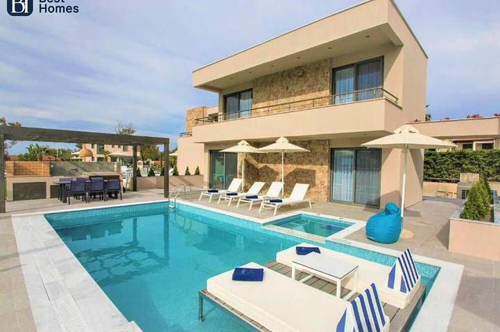 Ferienhaus für 6 Personen, mit Balkon und Whirlpool in Kassandra