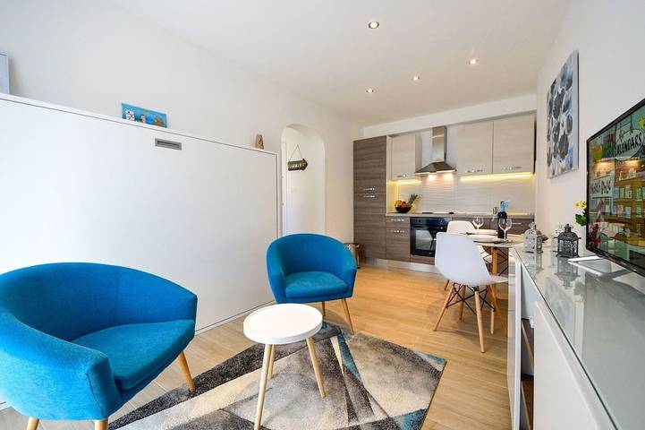 Ferienhaus für 2 Personen, mit Terrasse und Balkon/Terrasse in Rijeka