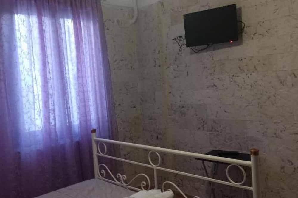 Geheel appartement, In Vari of Syros, 50 meters from the beach, Furnished house, in Vari (Syros), Syros