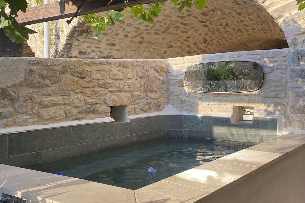 Villa Pretty est une maison de village ,charmante avec son bassin . in Saint-Maurice-de-Cazevieille, Région d'Alès