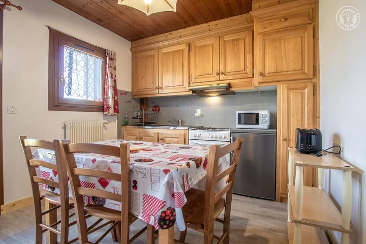 Gîte pour 4 personnes, avec balcon ainsi que jardin et jacuzzi à Crest-Voland - 3