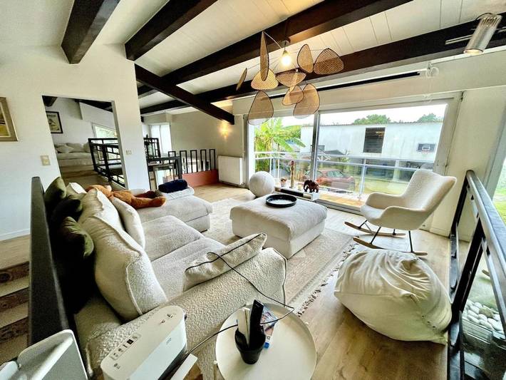 Location de vacances pour 11 personnes, avec jardin ainsi que piscine et terrasse à Belleville-sur-Vie - 3