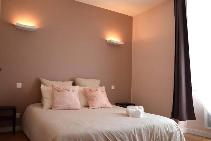 Hôtel pour 2 personnes, avec terrasse à Lacrouzette