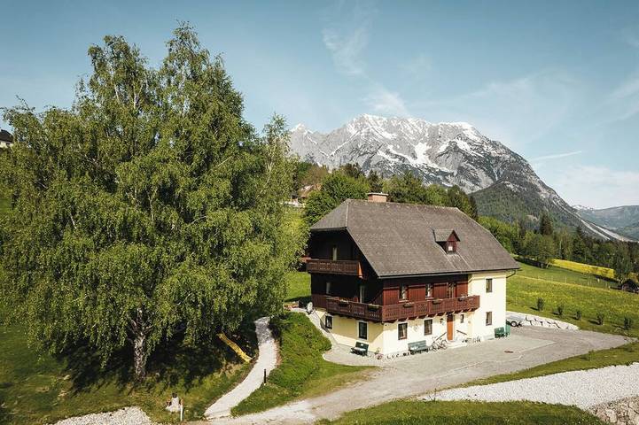 Ferienwohnung für 7 Personen, mit Balkon und Garten