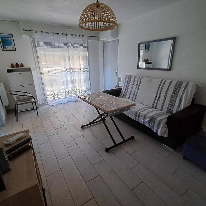 Gîte pour 2 personnes, avec terrasse dans Office De Tourisme De Golf Juan