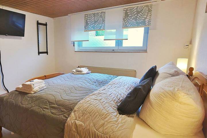Ferienhaus für 8 Personen, mit Garten und Whirlpool sowie Sauna in Lahntal-Westerwald - 2