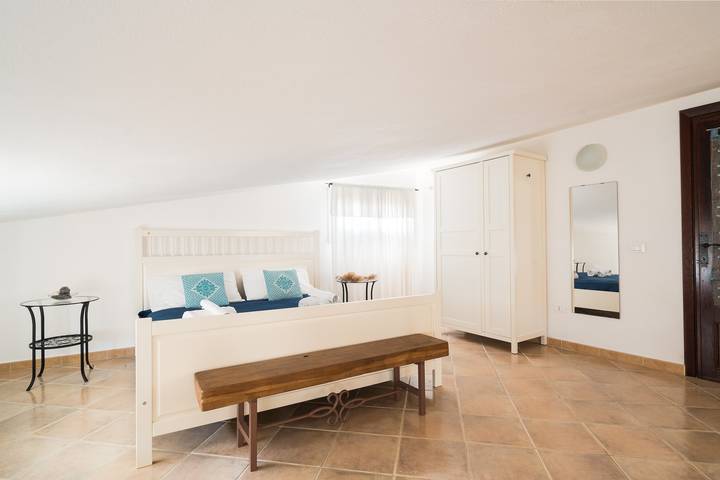 Hel enrumslägenhet, Holiday Apartment "Giojas125 Per 4 Pax" with Balcony & Wi-Fi in Orosei, Gulf of Orosei