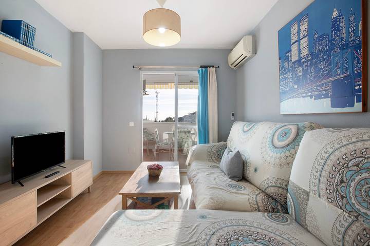 Ganze Wohnung, Ferienwohnung 'Benalmarina' mit Gemeinschaftspool, Wlan und Klimaanlage in Benalmadena Pueblo, Benalmádena