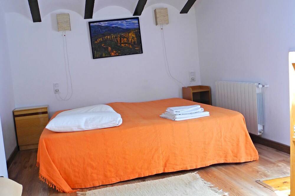 Apartamento entero, Apartamento Taronge, ventilado, con mucha luz y una gran planta in Torroja, Priorat