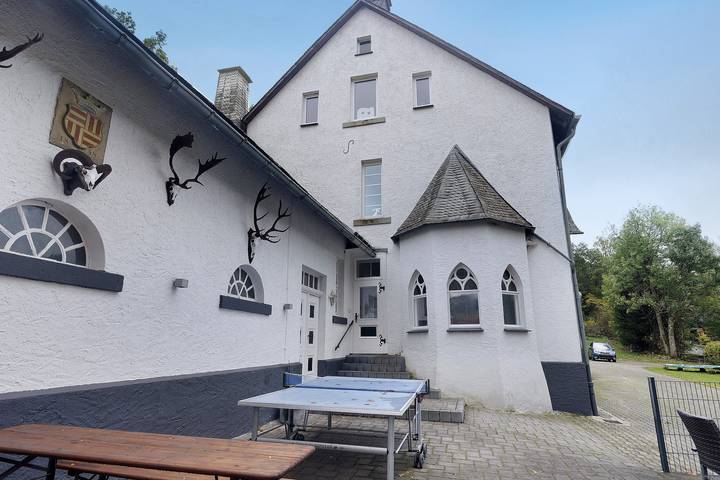 Jagdschloss Siedlinghausen: 3 Apartments for up to 16 Guests in Winterberg, Hochsauerlandkreis