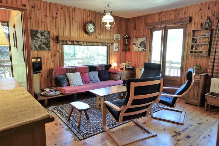 Chalet pour 6 personnes, avec balcon et vue dans Arêches