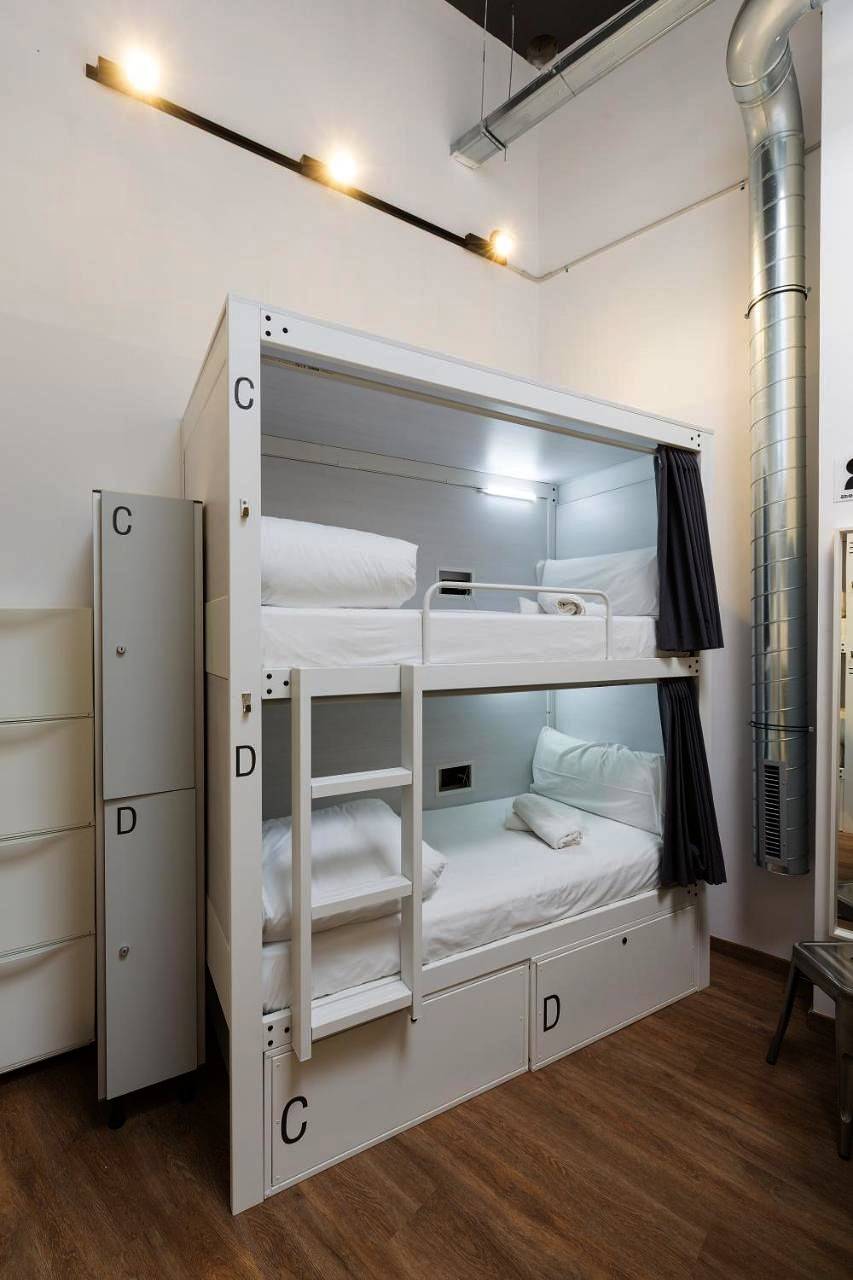 Hostal para 2 personas con terraza in El Prat de Llobregat, Bajo Llobregat