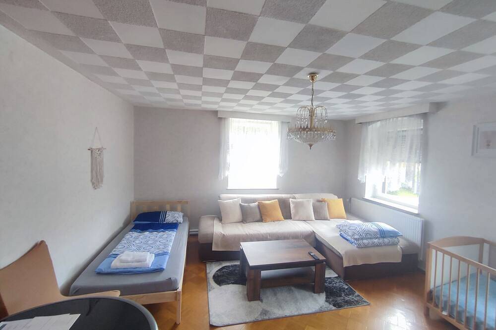 Fewo _\"Grimberg\"  2 - Stock & Groß Grundstück in Bad Elster, Chemnitz (region)