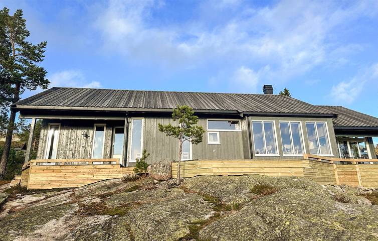 Ferienhaus für 10 Personen mit Terrasse in Åmli