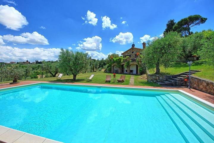 Villa pour 12 personnes, avec terrasse et piscine à Lucignano