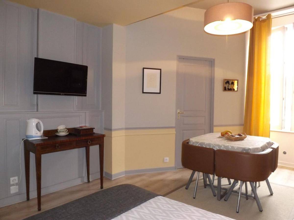 Large Double Room in Fougères, Fougères-Vitré