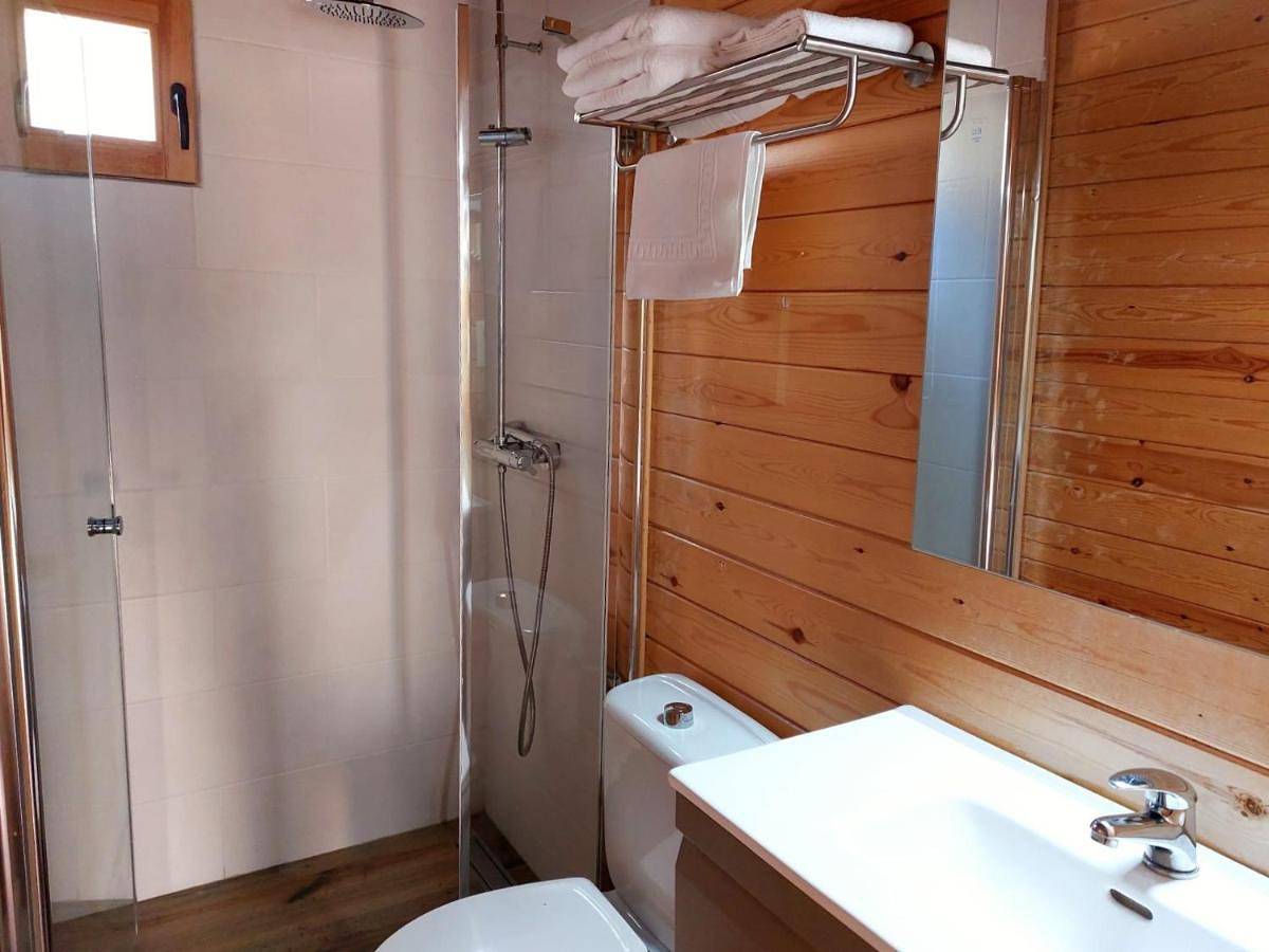 Bungalows Nou Camping in La Guingueta, Pirineo Catalan