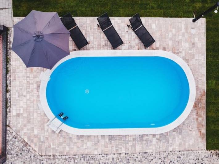 Geräumige Ferienwohnung mit Garten, Grill und kostenlosem Parkplatz in Osijek-Baranja