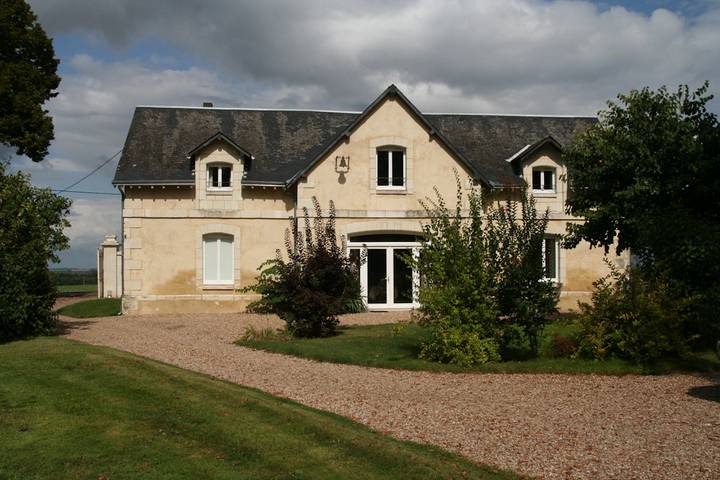 Gîte pour 6 personnes, avec terrasse et jardin à Faye-la-Vineuse