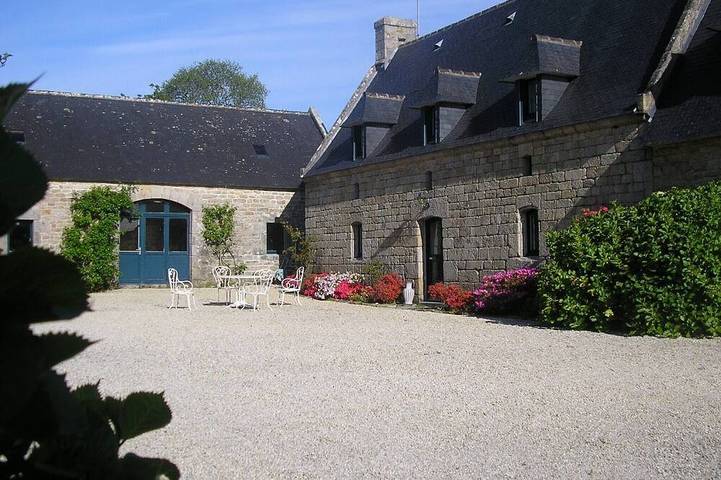 Location de vacances pour 12 personnes, avec Jardin dans Office de Tourisme de Combrit Sainte Marine