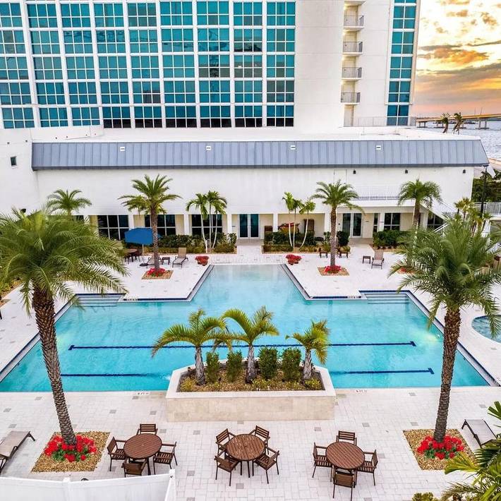 Apartamento de vacaciones para 3 personas, con vistas además de piscina y terraza - 1