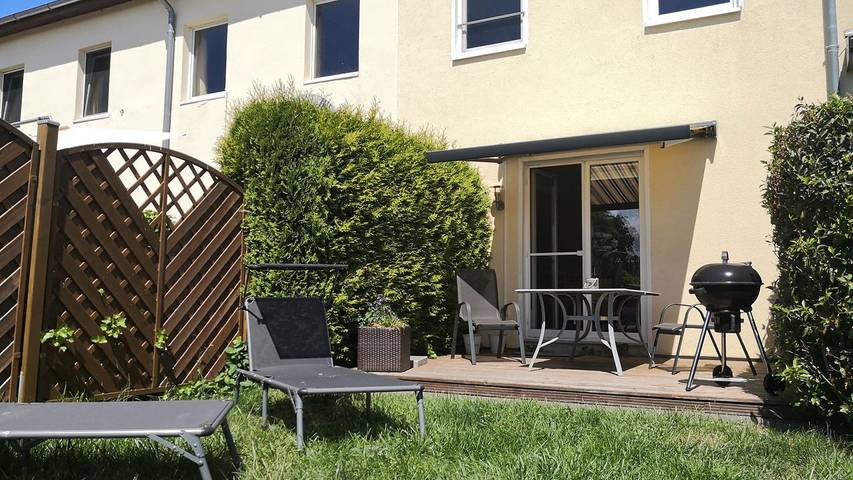 Ferienwohnung für 2 Personen, mit Garten und Terrasse sowie Sauna in Hohen Wieschendorf