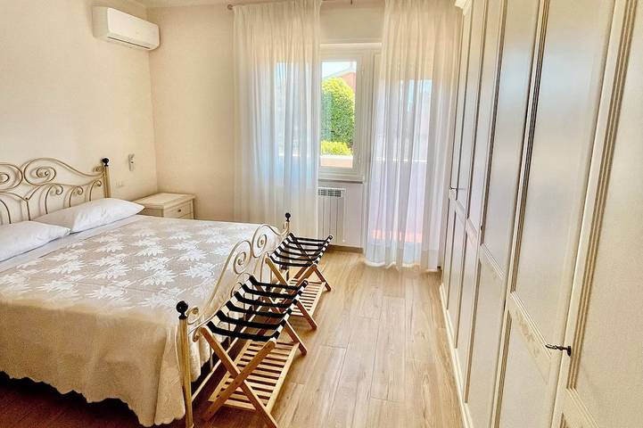 Apartamento entero, Fully Renovated Accomodation in Fiumicino, Provincia de Roma