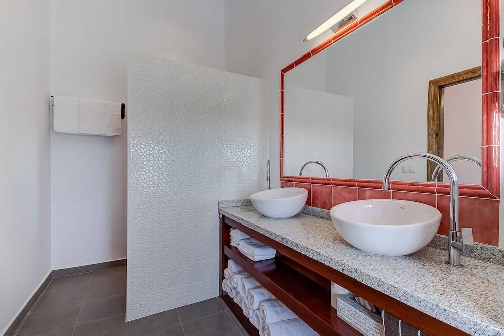 Apartamento entero, Villa Damara, apartamento de lujo en Granada, ¡para unas vacaciones relajantes! in Albox, Provincia de Almería