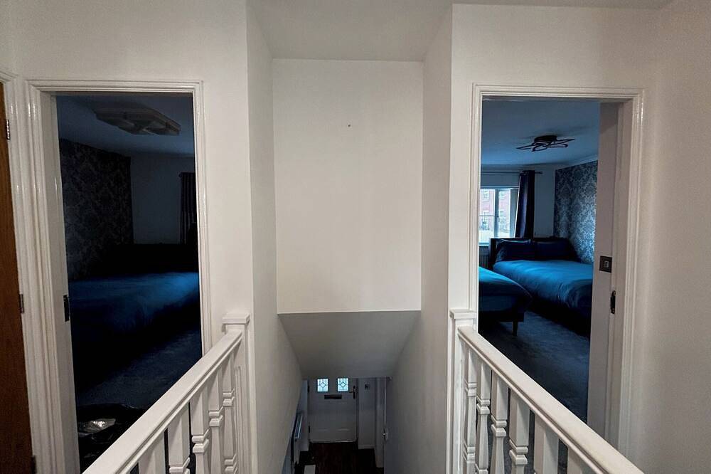 Ganze Wohnung, Semi Detached City Retreat - Jacuzzi - Pool Table - Driveway Parking in Cardiff, Cardiff und Umgebung