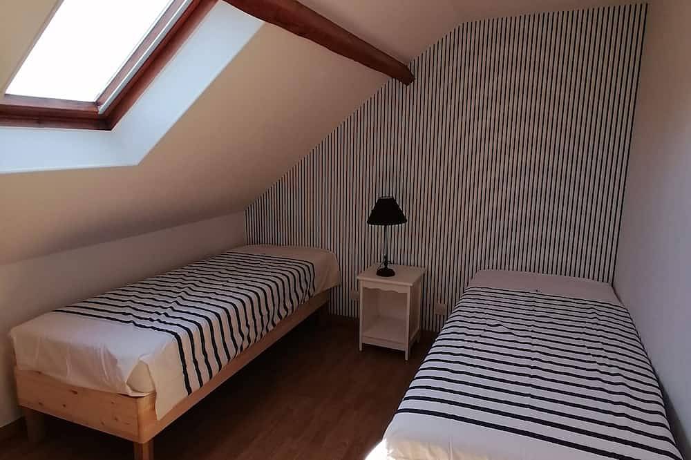 Le Cottage de la Plage house 400 m from the sea with garage and sunny courtyard in Mers-les-Bains, Abbeville region