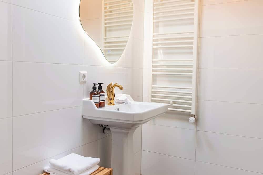 This hotel is a 1 bedroom(s), 1 bathrooms, located in Delft, Zuid-Holland. in Delft, Stadsgewest Haaglanden