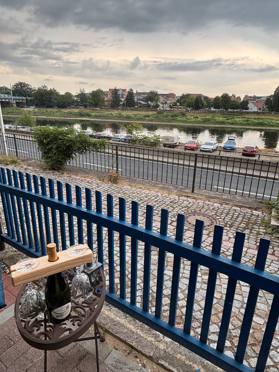 Ganze Wohnung, Ferienwohnung 'Blaue Maus' mit Seeblick, gemeinsamer Terrasse und privatem Garten in Meißen, Meißen Region