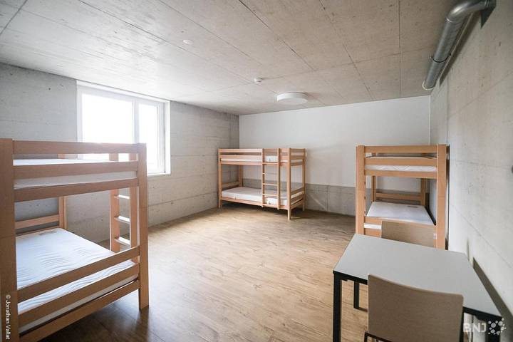 Location de vacances pour 2 personnes, avec piscine et terrasse ainsi que sauna et bassin pour enfant à Saignelégier - 2
