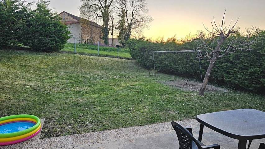 Location de vacances pour 4 personnes, avec terrasse à Montrem - 3