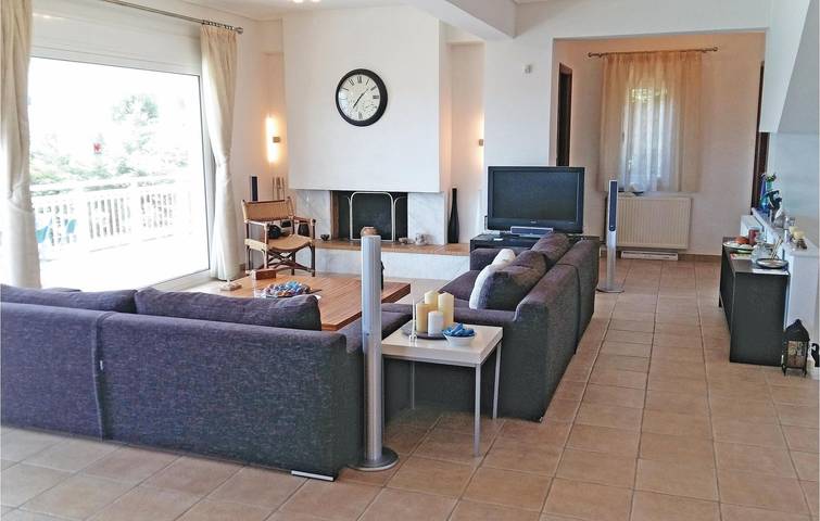Appartement am Pool mit Terrasse und AC, 400m zur Küste in Theologos, Fthiotida