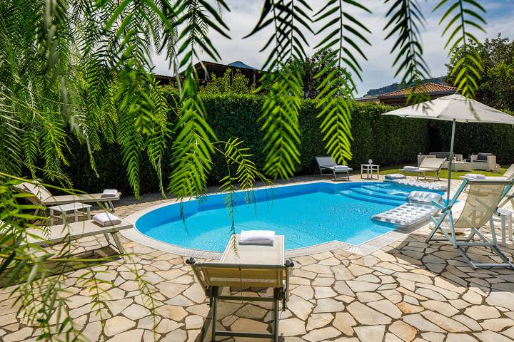 Amore Rentals - Villa Lia con Piscina Privata, Giardino e Parcheggio in Sant'Agnello, Provincia de Nápoles
