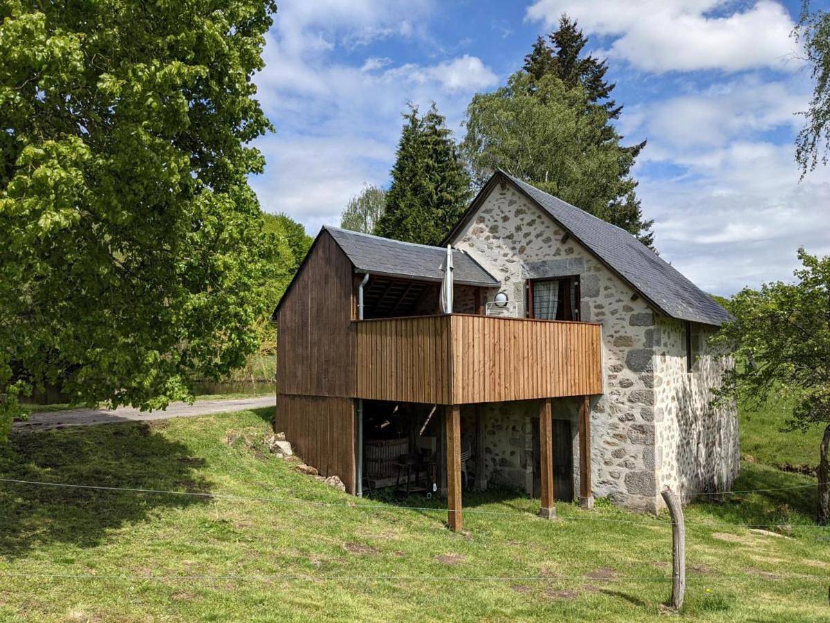Moulin rénové avec étang privé, nature préservée proche Cantal et Lot, idéal pour activités plein air. - Fr-1-742-269 in Parlan, Région d'Aurillac