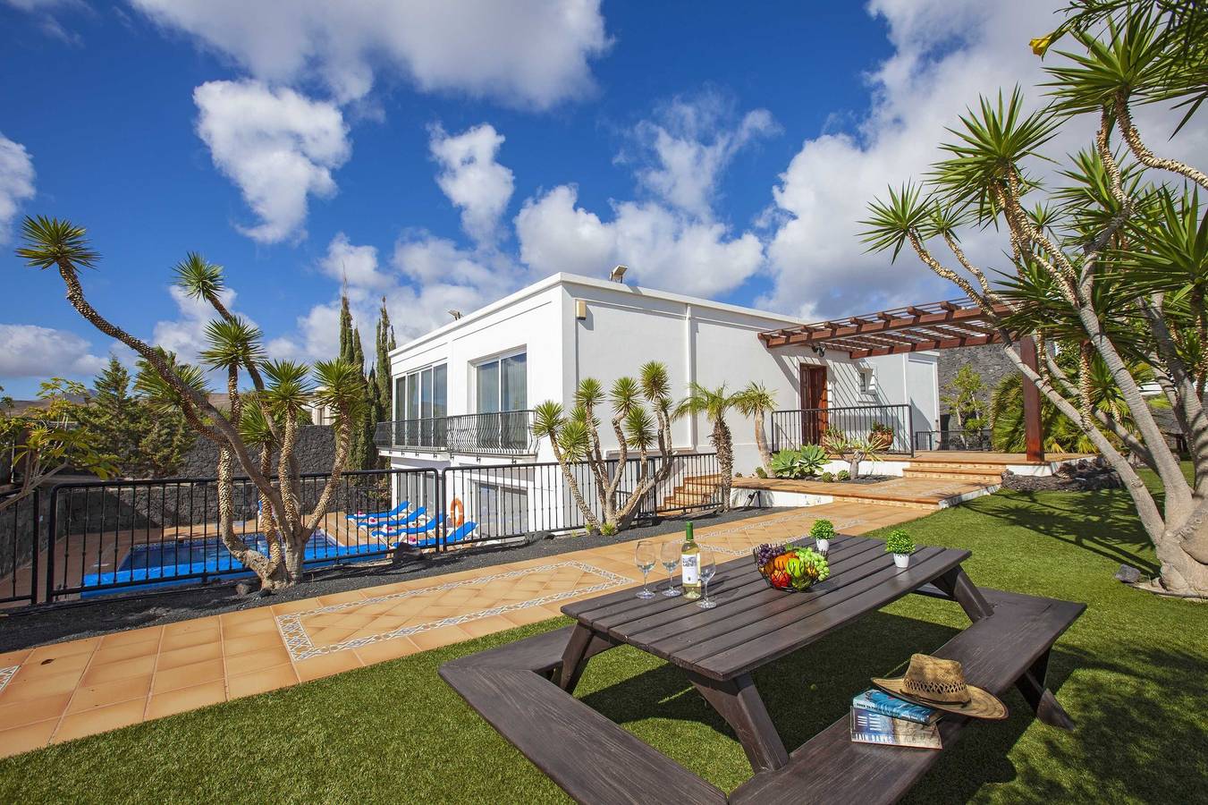 Villa voor 12 personen met uitzicht op zee in Puerto Calero, Yaiza