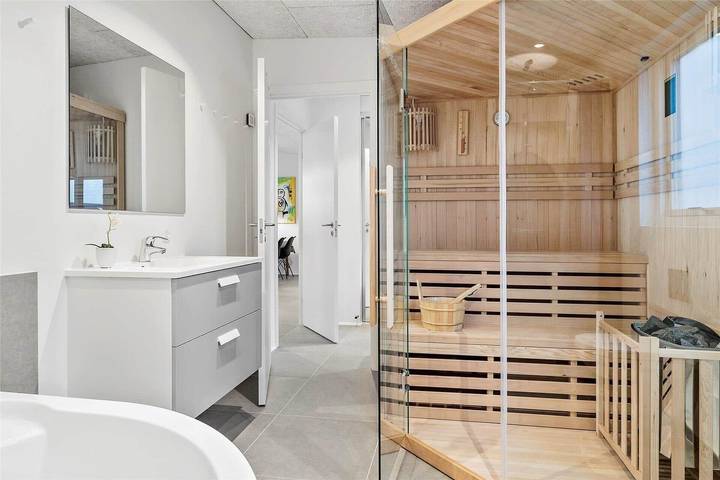 Ferienhaus für 8 Personen, mit Whirlpool und Terrasse sowie Garten und Sauna in Odder und Umgebung - 3