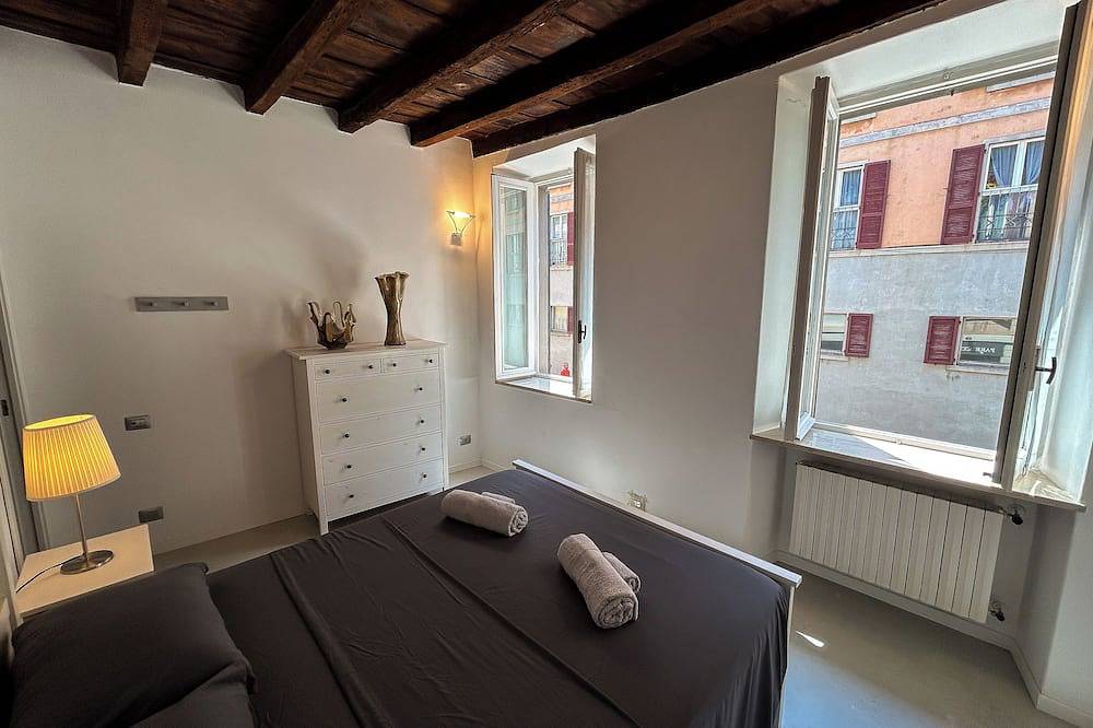 Entire apartment, [Historic House] in the Heart of Bergamo in Bergamo, Bergamo Province