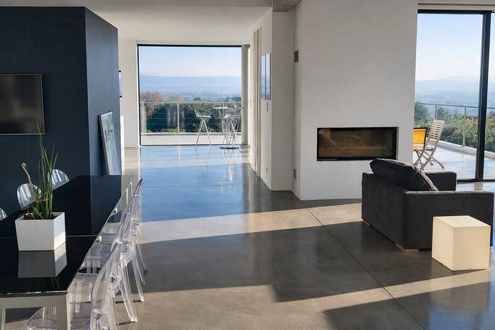 Maison en pierres avec vue Ventoux en Ardèche in Bourg-Saint-Andéol, Privas (arrondissement)