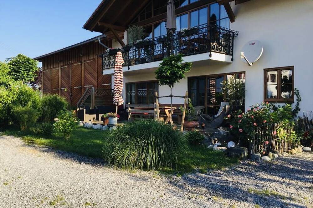 Ganze Wohnung, Ferienwohnung zum Bauerngarten in Baunigl, Riedering