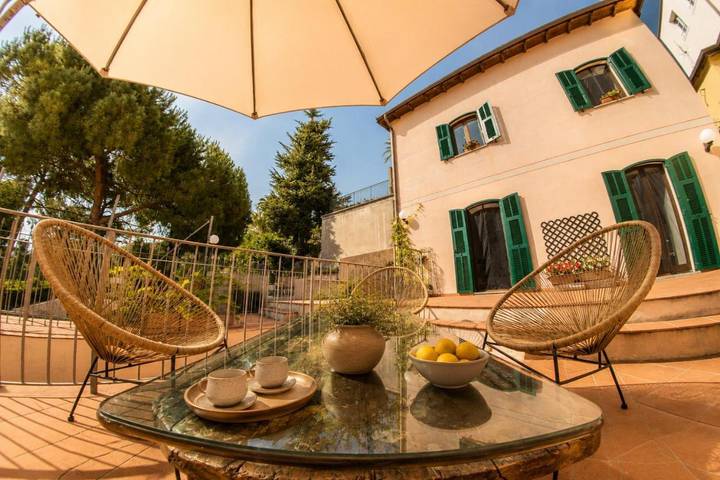 B&b per 2 persone, con Balcone e Terrazza nonché Giardino a Bordighera