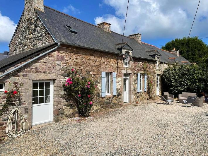 Location de vacances pour 9 personnes, avec Terrasse et Jardin à Plévenon